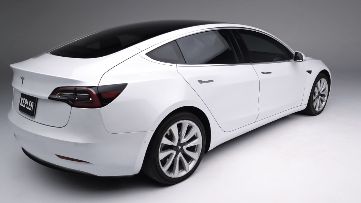 Helios 20% Tesla background